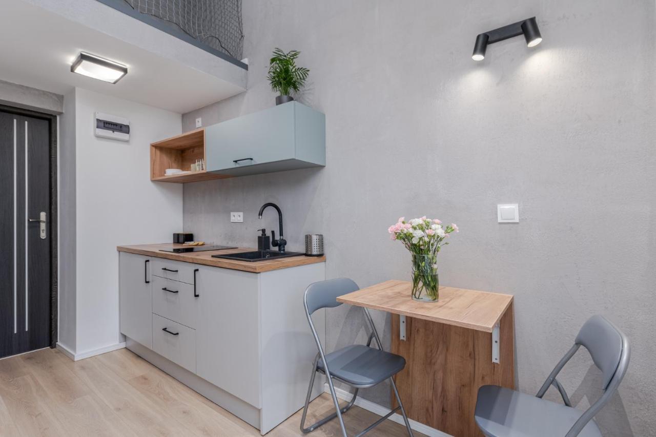 Parkside Fresh Apartments - Old Town Guesthouse - By Upstairs Краків Екстер'єр фото