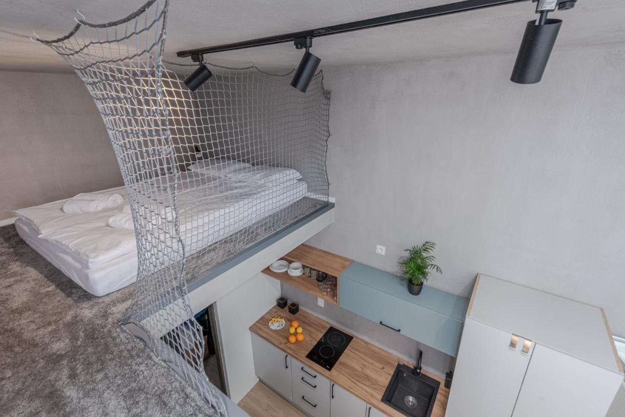 Parkside Fresh Apartments - Old Town Guesthouse - By Upstairs Краків Екстер'єр фото