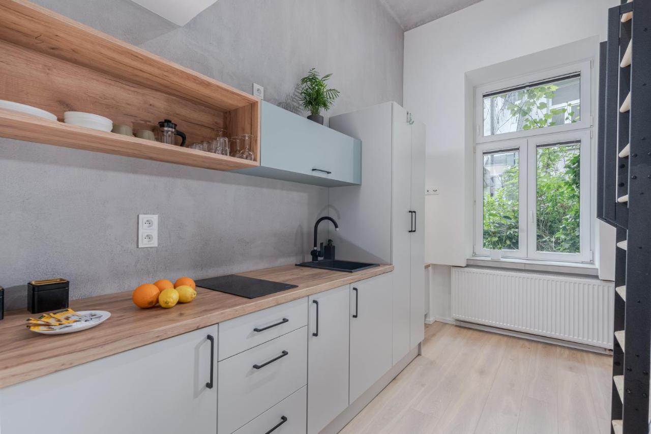 Parkside Fresh Apartments - Old Town Guesthouse - By Upstairs Краків Екстер'єр фото