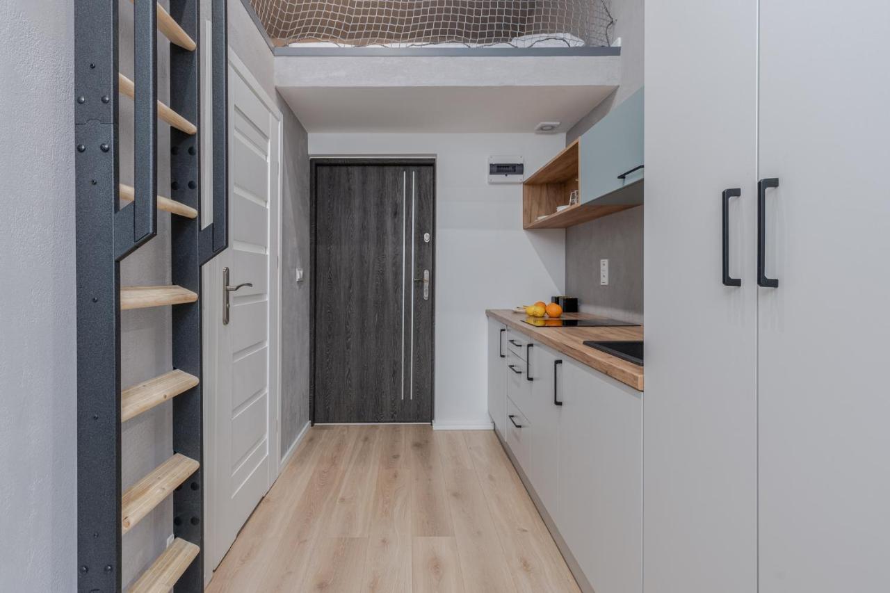 Parkside Fresh Apartments - Old Town Guesthouse - By Upstairs Краків Екстер'єр фото